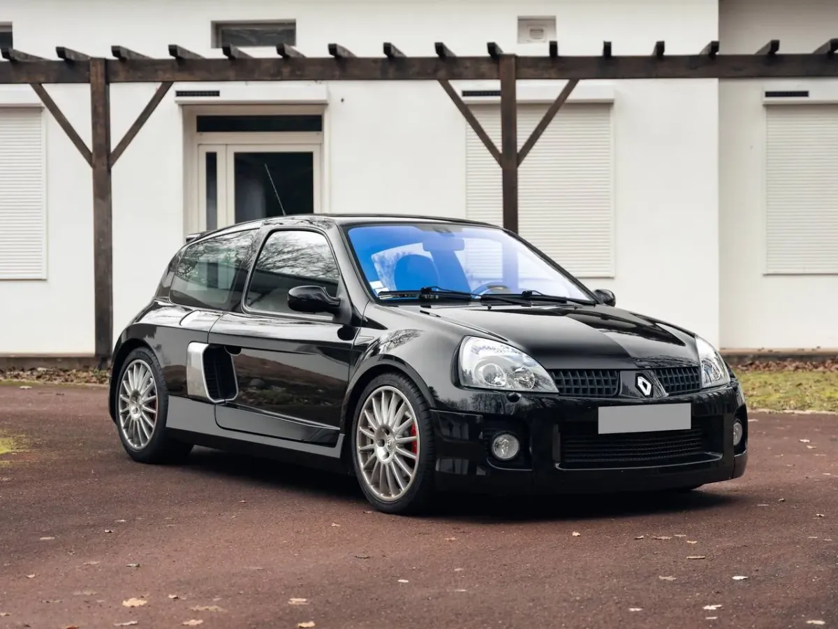 Renault Clio V6 255 2004: El Hatchback de Motor Central Que Rompió Moldes 🚗