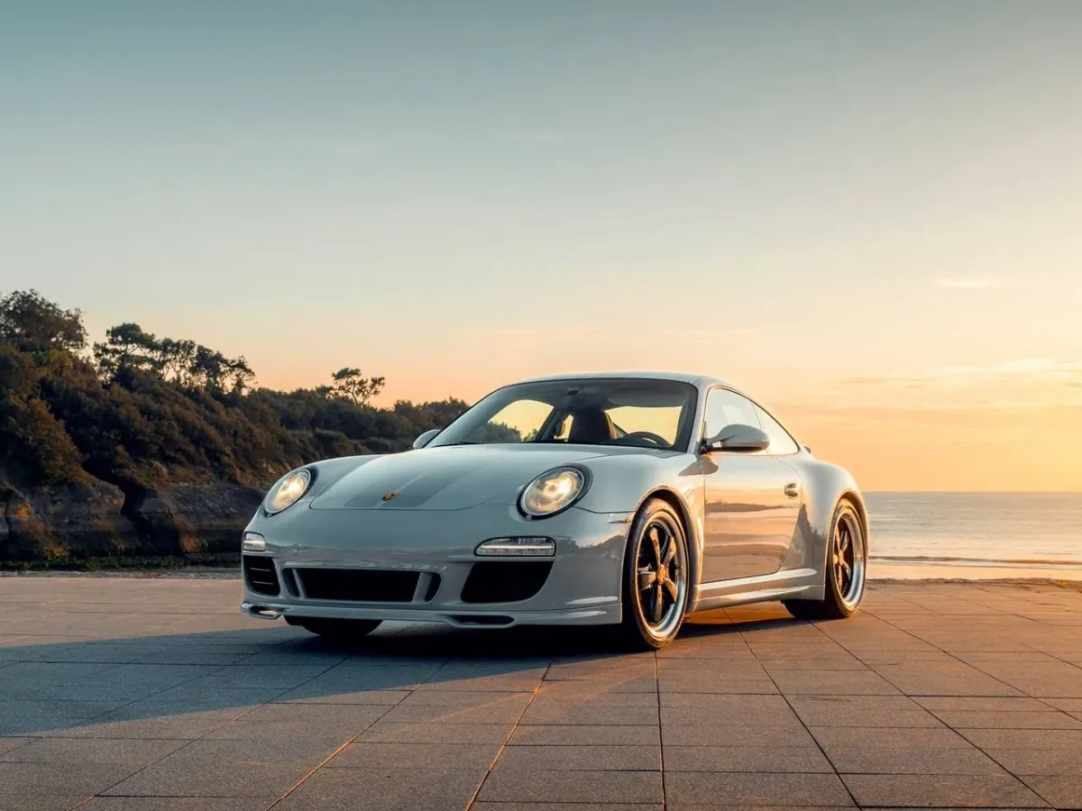 Porsche 911 Sport Classic 2010: Un Clásico Moderno para Entusiastas