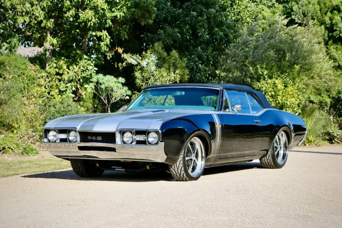 Oldsmobile 4-4-2 Convertible 1968: ¡Un Muscle Car Legendario que Te Dejará Sin Aliento!