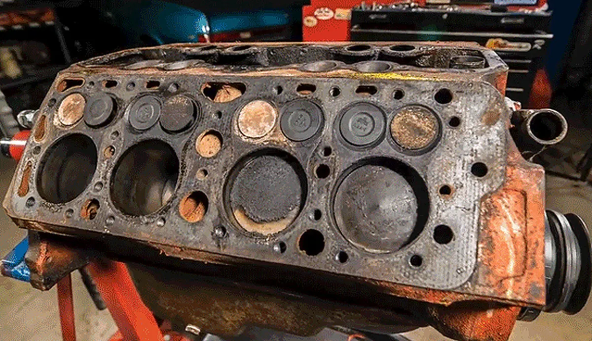 ¡A Toda Máquina!: El Ford Flathead V8, un Motor que Marcó la Historia del Automóvil 🚗💨