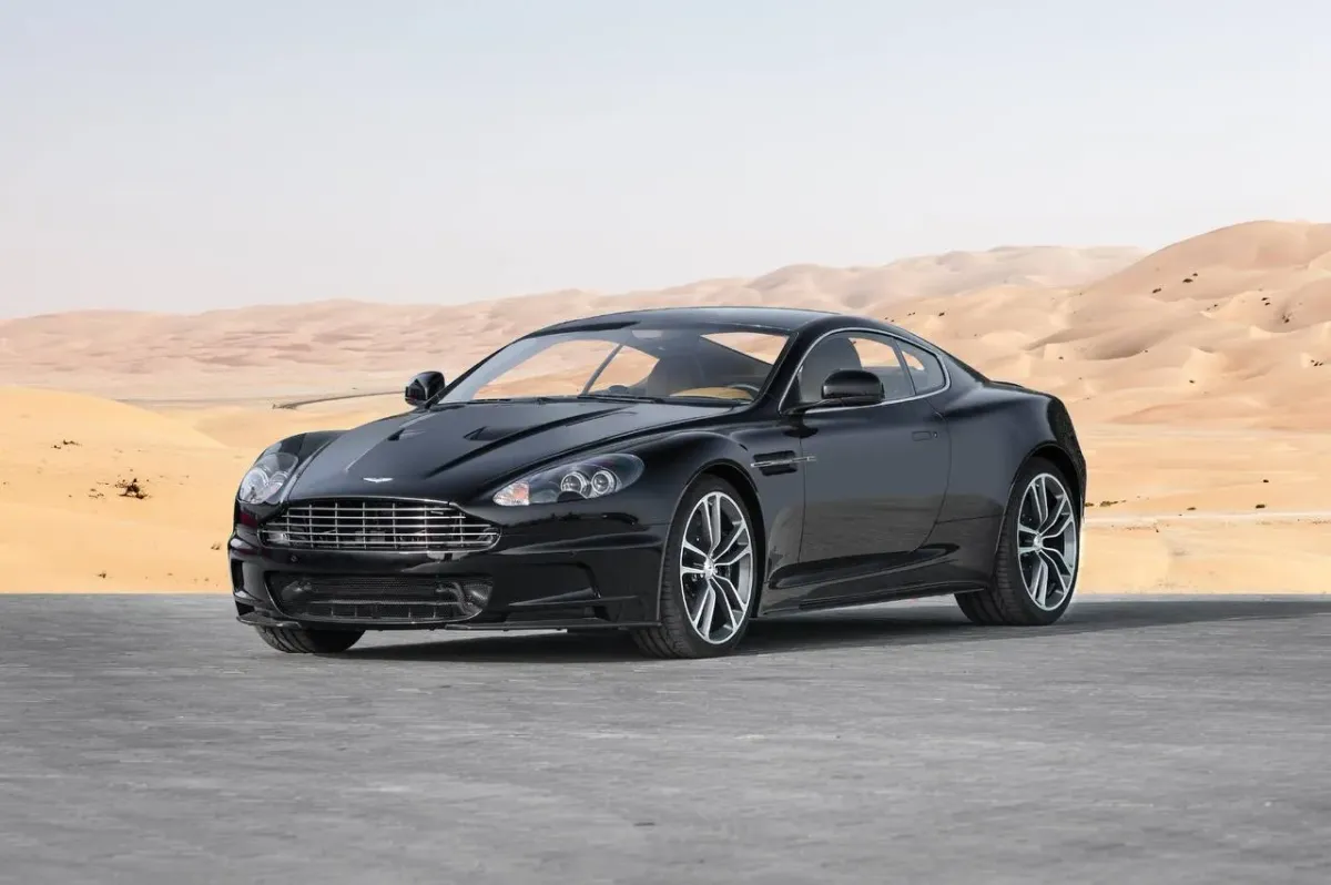 Aston Martin DBS Coupé 2012: Elegancia y Potencia en un Auto de Leyenda