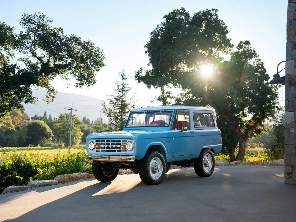 Ford Bronco Custom 1974: El SUV icónico que desafió al Jeep CJ-5 🚗💨