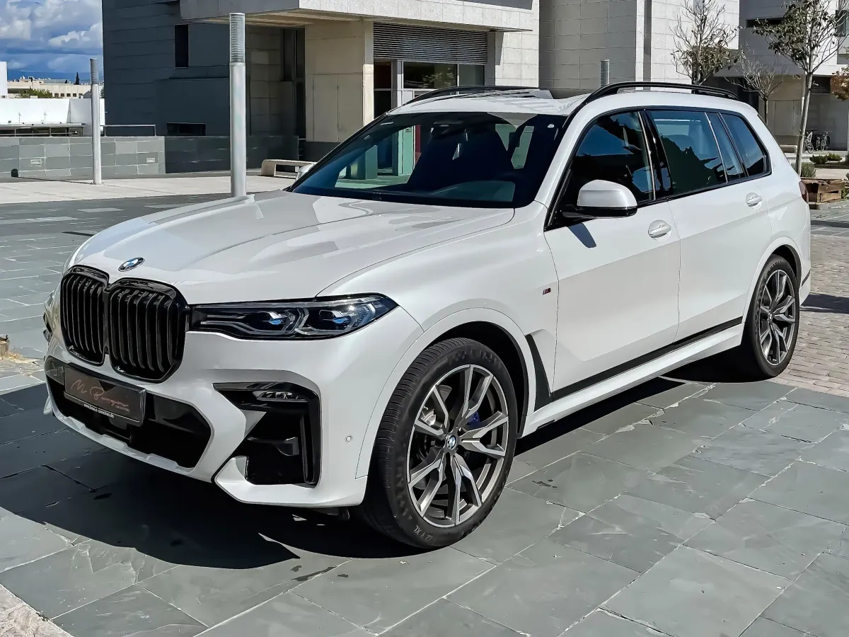 BMW X7 M50i: ¿El SUV de Lujo que Lo Tiene Todo?