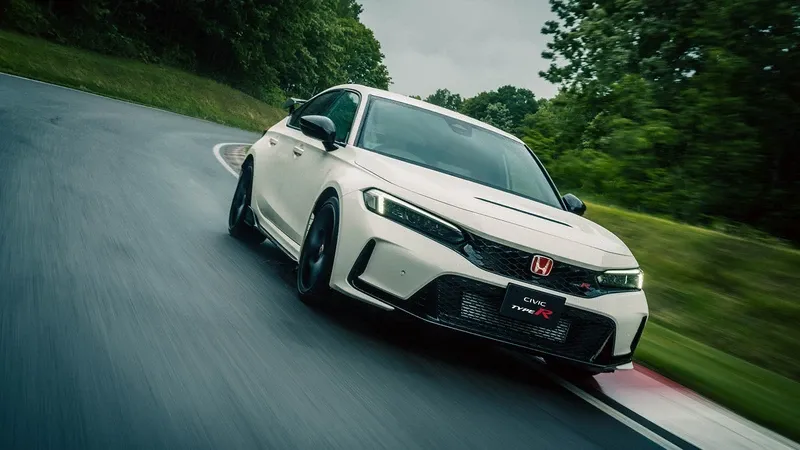 Honda Civic Type R 2023: ¿Un Mito Renovado o Un Intento Fallido?