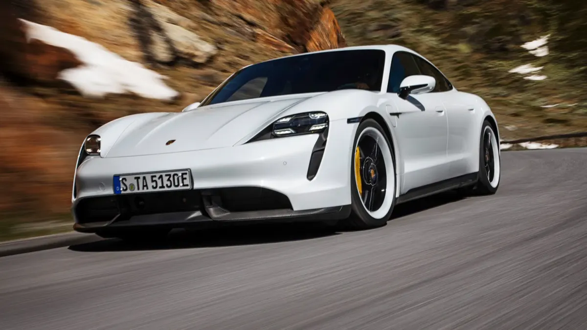 ¿Por qué el Porsche Taycan Turbo es el Auto Eléctrico Menos Eficiente?