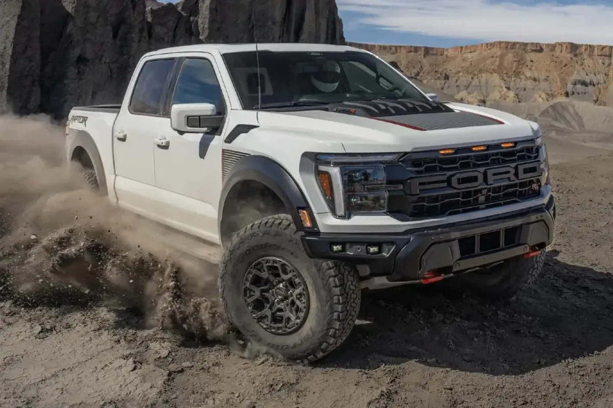 ¡Ford Raptor R: La Bestia V8 que Aúlla con Poder! 😈🔥