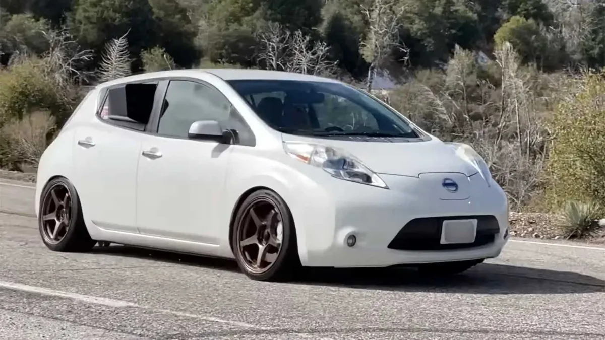 El Nissan Leaf: ¿Un auto eléctrico con potencial o un fracaso en progreso?