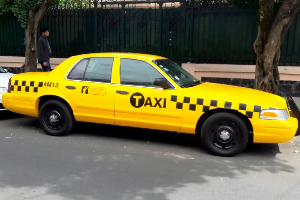 🏆 ¡El día que un taxista ganó una carrera y perdió la vida! 😱 ¿La historia real que te dejará sin aliento.