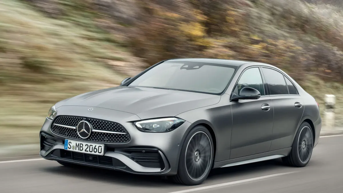 ¡Mercedes-Benz Clase C 2023: Lujo, Confort y un Toque Deportivo!