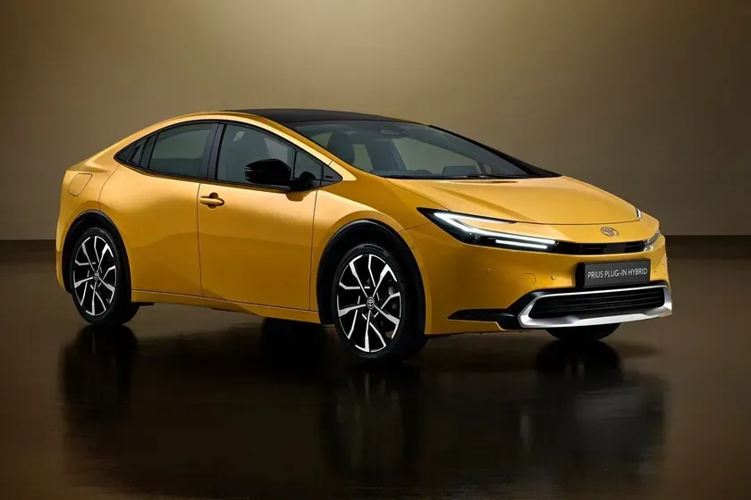 Toyota Prius 2024: Análisis a Fondo del Facelift y la Nueva Tracción Integral 🚗💨