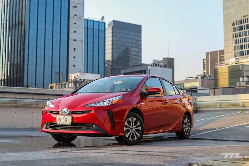 Toyota Prius 2021: ¿El híbrido perfecto para la ciudad? 🚗⚡️