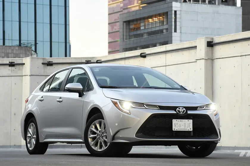 El Toyota Corolla XLE: ¿Una alternativa inteligente para el Corolla SE?