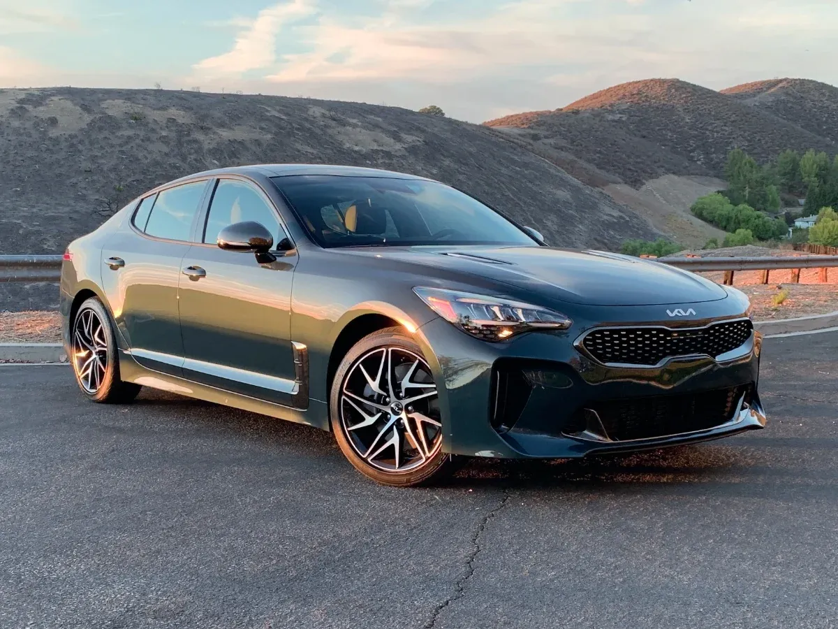 Kia Stinger GT-Line 2022: ¿El gran turismo coreano que te conquista por su estilo y rendimiento?