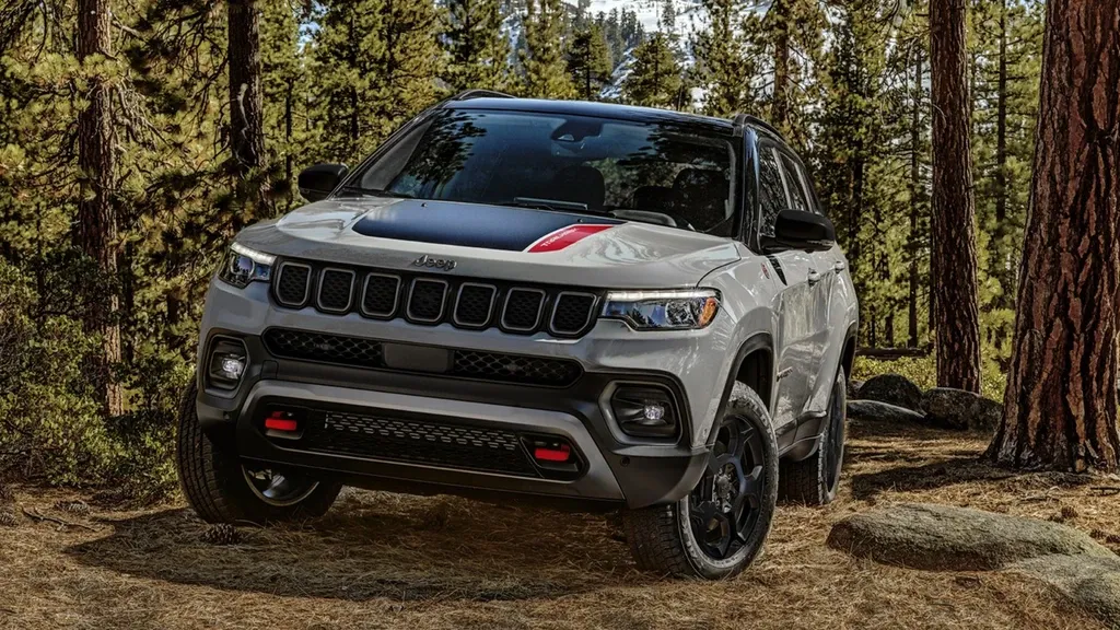 Jeep Compass 2023: ¡La Revolución del SUV Compacto con Motor Turbo! 🚗💨