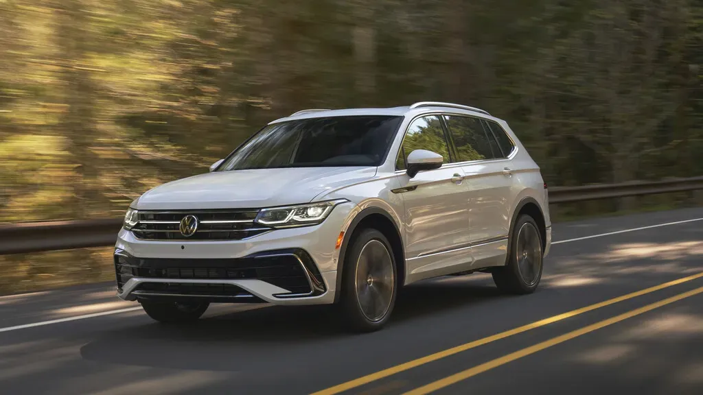 Volkswagen Tiguan 2022: ¿Un Restiling que Te Sorprenderá o Te Dejará Indiferente? 🚗💨