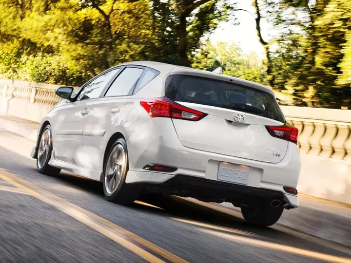 Toyota Corolla iM: Análisis a Fondo de un Hatchback Sorprendente