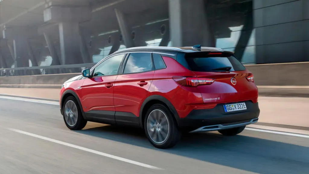 ¡Adiós al X! El Nuevo Opel Grandland es un SUV Híbrido Enchufable con un Diseño Audaz ⚡️🚗