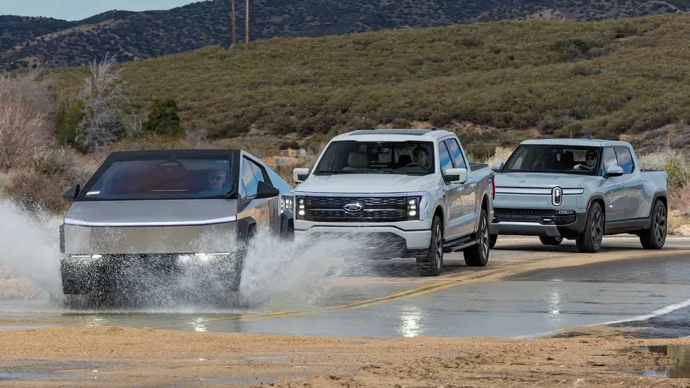 Tesla Cybertruck vs Rivian R1T vs Ford F-150 Lightning: ¡La Batalla de las Pickups Eléctricas! ⚡️