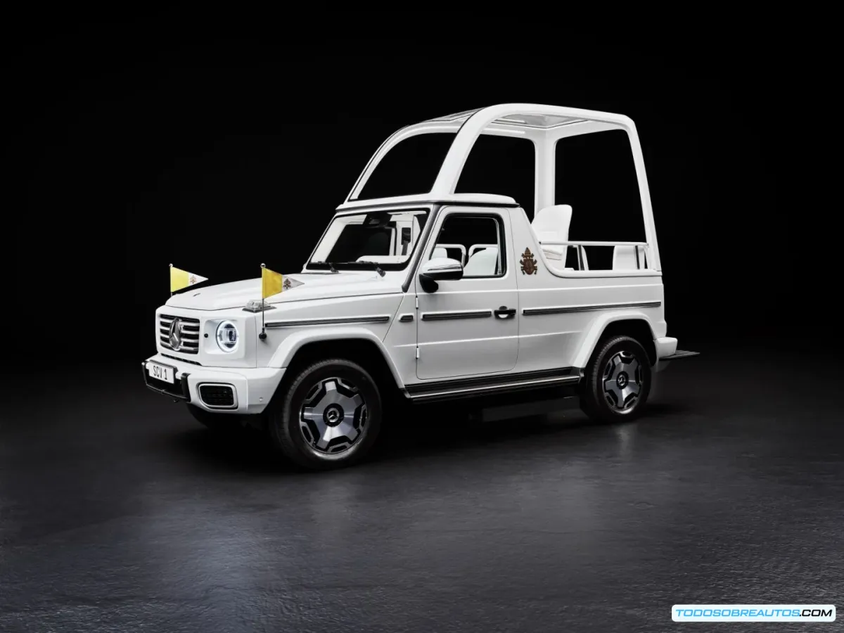 El Papa Francisco estrena el primer Papamóvil eléctrico: Mercedes-Benz Clase G electrificada para el Jubileo 2025