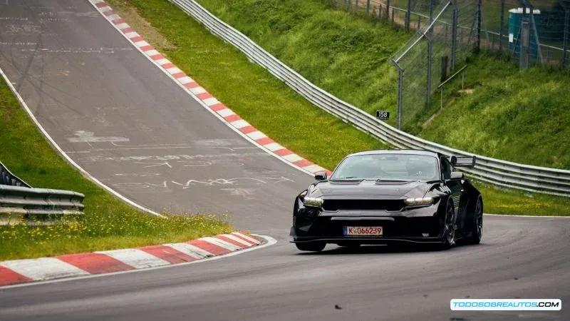 Ford Mustang GTD: Rompe la Barrera de los 7 Minutos en Nürburgring - El Auto Estadounidense Más Rápido