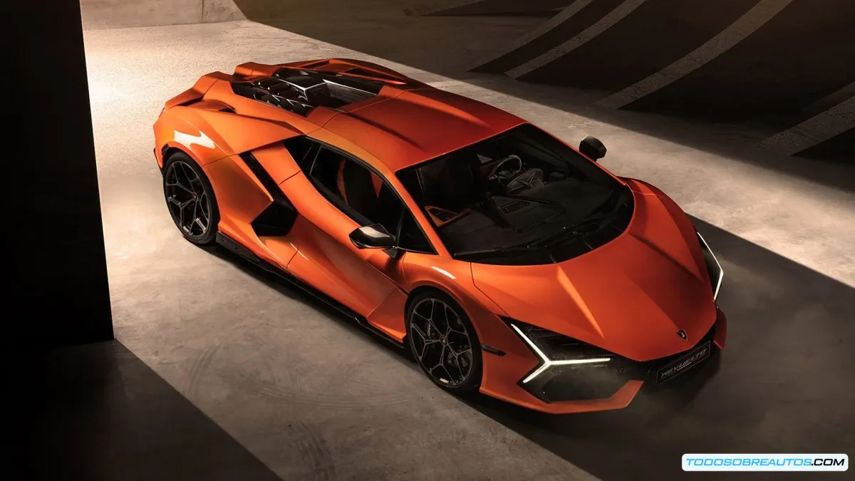 Lamborghini Revuelto: Debut en Salon Privé y Celebración de 60 Años -  Detalles, Especificaciones y Fotos