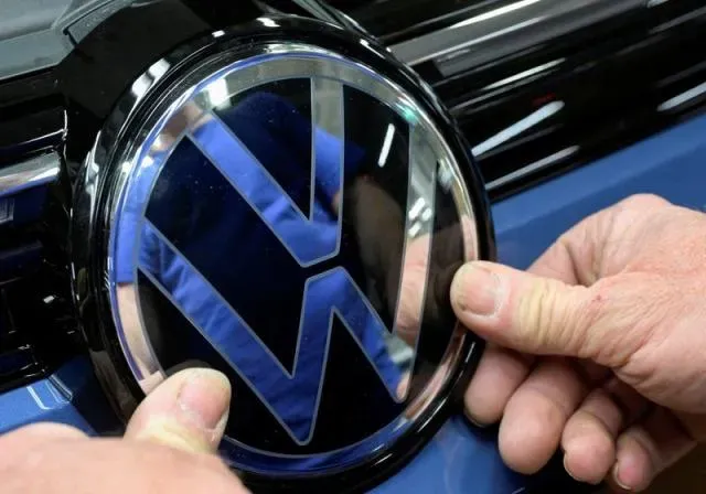 Negociaciones Volkswagen-IG Metall: Futuro incierto para 120.000 empleados en Alemania