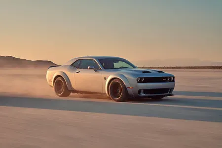 Dodge Challenger SRT Hellcat Widebody Redeye: Análisis a Fondo del Muscle Car Extremo 😈🔥