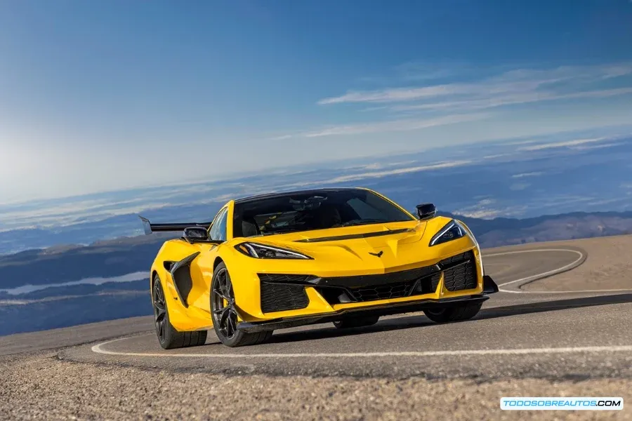 Chevrolet Corvette ZR1 2025: El Rey Vuelve con 1064 HP - Análisis Completo