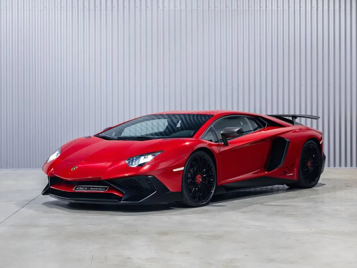 Lamborghini Aventador LP750-4 SV Coupé 2016: Una Obra Maestra Italiana