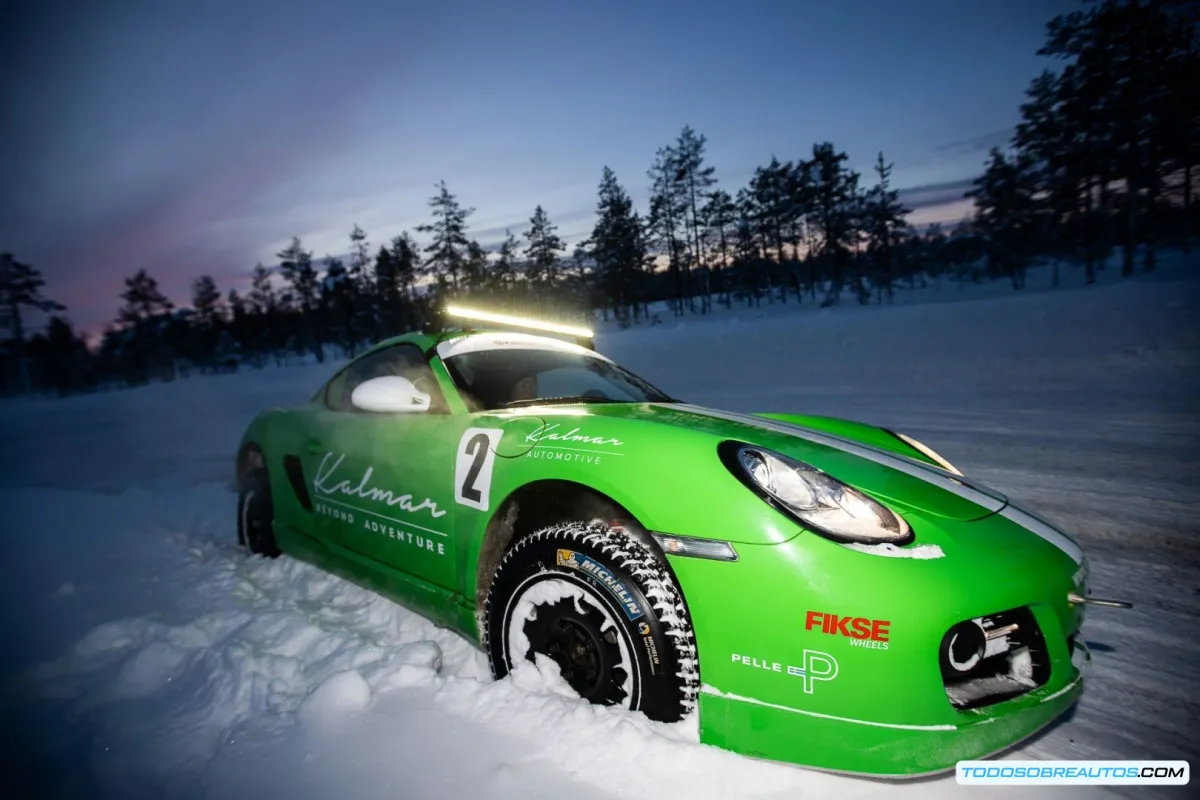 Experiencia de Conducción en Hielo: Spirit of Speed en el Ártico con Porsche -  Precios y Reservas