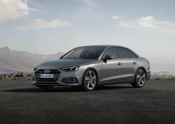 Análisis Comparativo: Audi A4, BMW Serie 3, Mercedes-Benz Clase C, Genesis G70 y DS 9. ¡El Mejor Sedán Familiar!