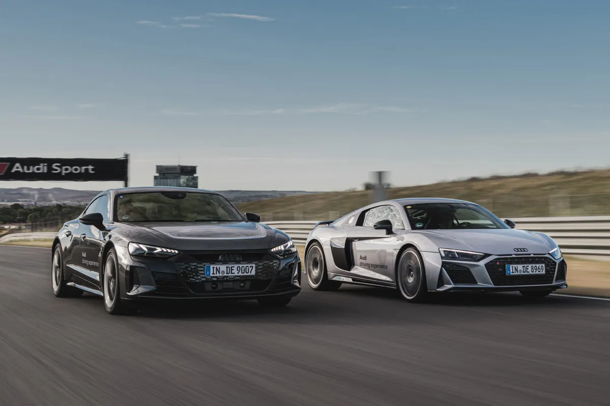 Audi e-tron GT vs. R8 GT: ¡La Batalla de los Gigantes en la Pista! ⚡️🏆