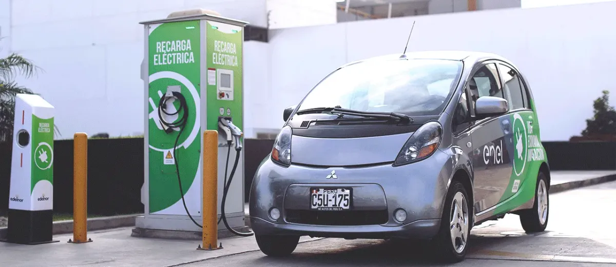 JAC y Beat México impulsan la movilidad eléctrica: Conoce el JAC E J7, el nuevo auto eléctrico para viajes en Beat Zero