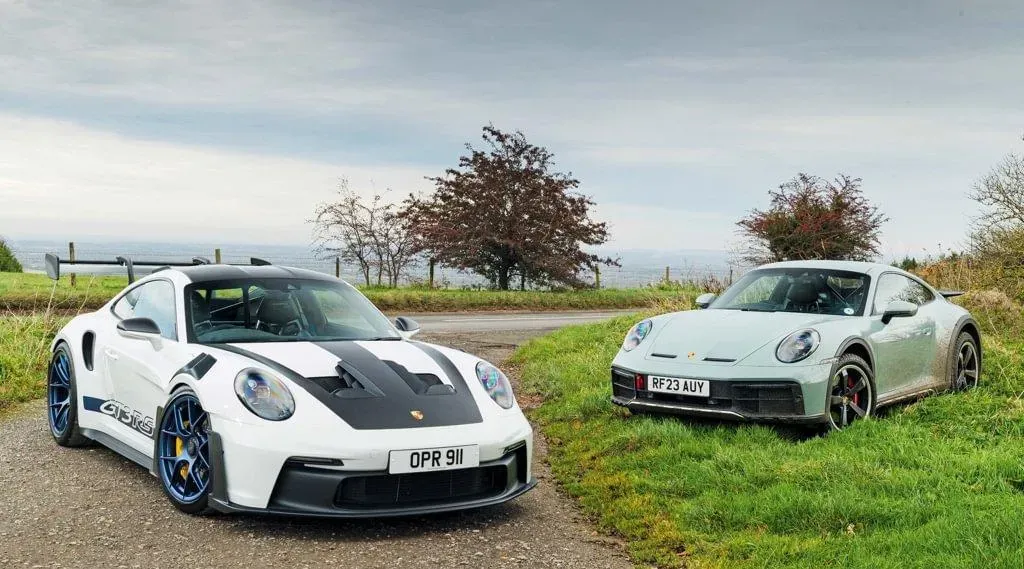 Análisis Porsche 911 Turbo S vs. Dakar vs. Carrera T: ¡La Batalla de los Titanes!