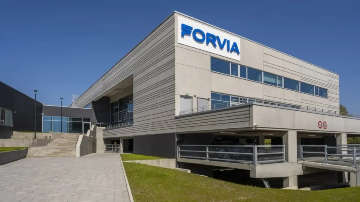 FORVIA: Doble Reconocimiento PACEpilot 2024 por Innovaciones en eMirror y Módulo Inteligente de Distribución de Energía