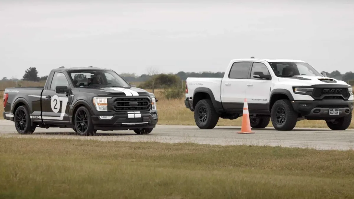 Velociraptor R vs. Venom 775: La Batalla de las Pickups Hennessey