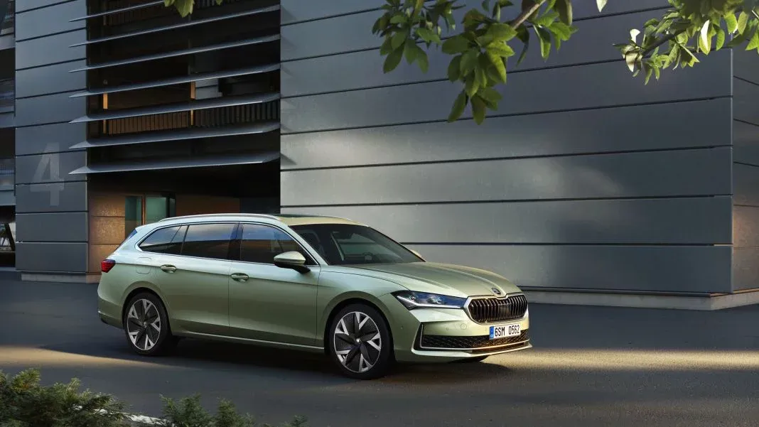 Skoda Superb 2024: Análisis a Fondo, Características y 5 Cosas que No Te Gustarán 🚗💨