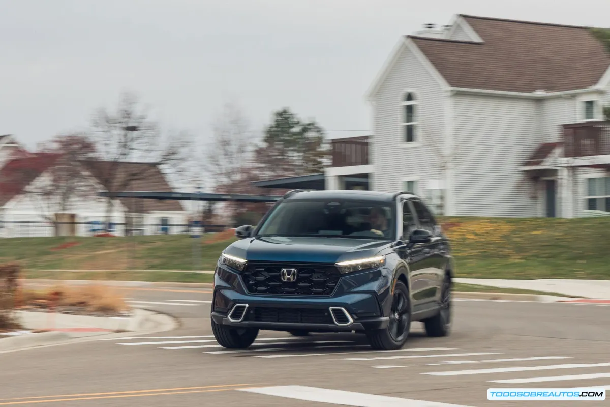 Honda CR-V Hybrid Sport Touring 2025: Fotos Exteriores, Características y Primeras Impresiones