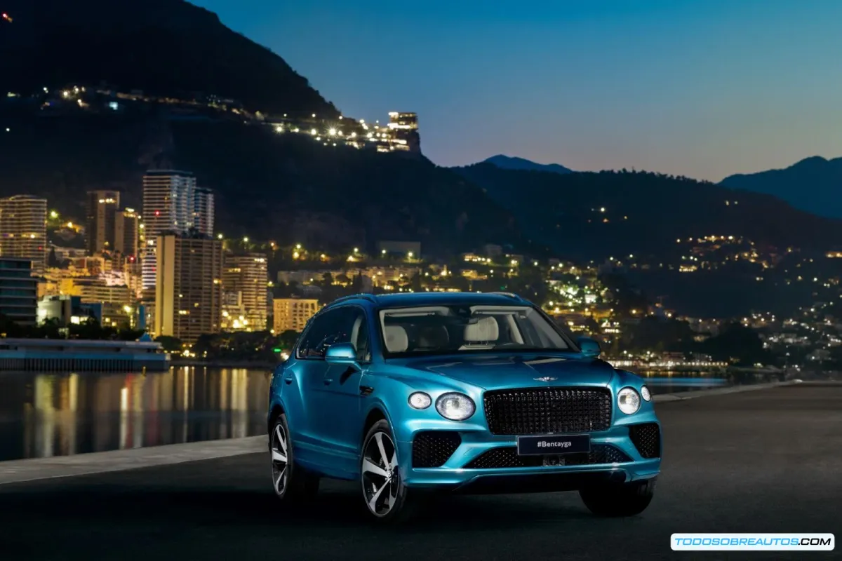 Bentley Bentayga EWB Riviera Collection: Debut en Bruselas y Lujo Náutico Redefinido