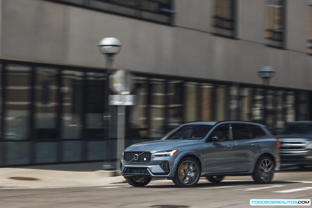 Volvo XC60 Hybrid 2025: Análisis Completo, Especificaciones y Precio - ¡La SUV Híbrida que Necesitas!