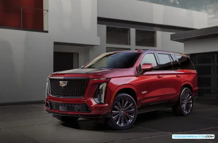 Cadillac Escalade 2025: Análisis a Fondo del Renovado SUV de Lujo -  Pantalla 55", Motor V8 y Más