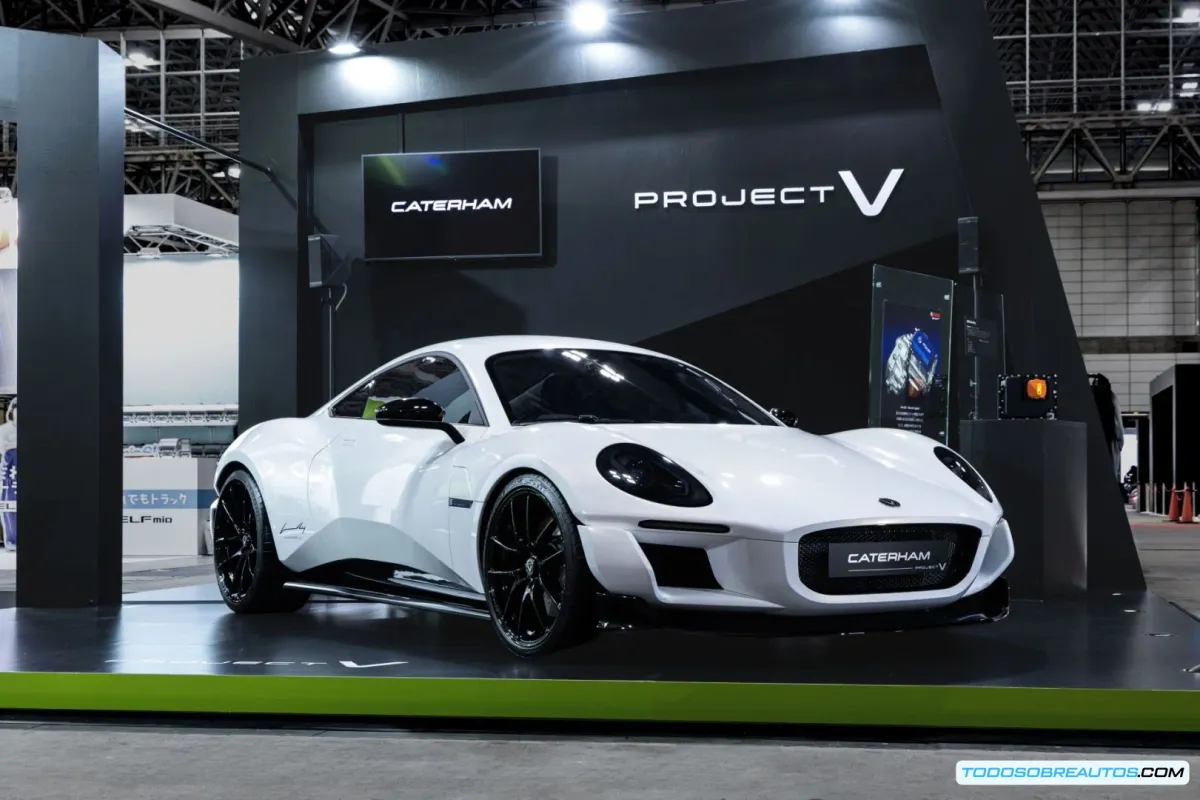 Caterham presenta su revolucionario Coupé Deportivo Eléctrico en el Salón del Automóvil de Tokio 2025: Tecnología de Batería Inmersiva de XING Mobility