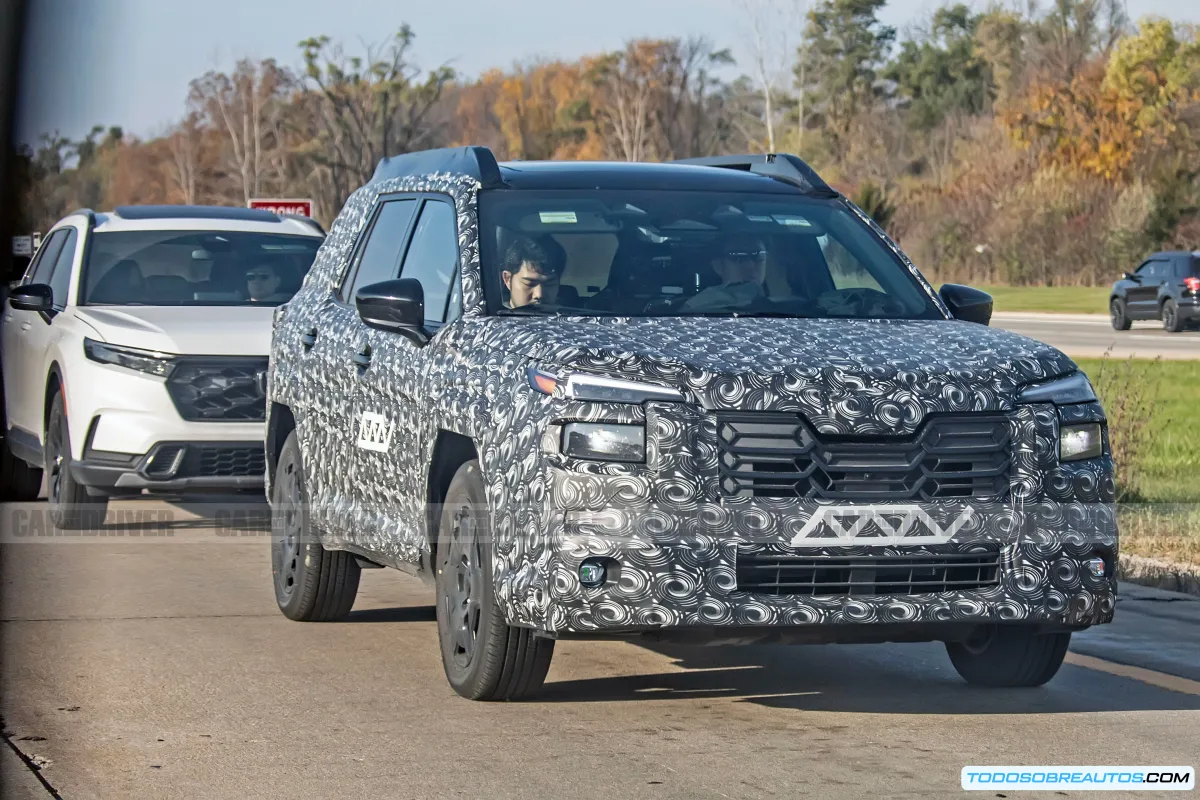 Subaru Outback 2026: Fotos Espía Revelan Sistema de Infoentretenimiento al Estilo Toyota - Análisis y Especulaciones