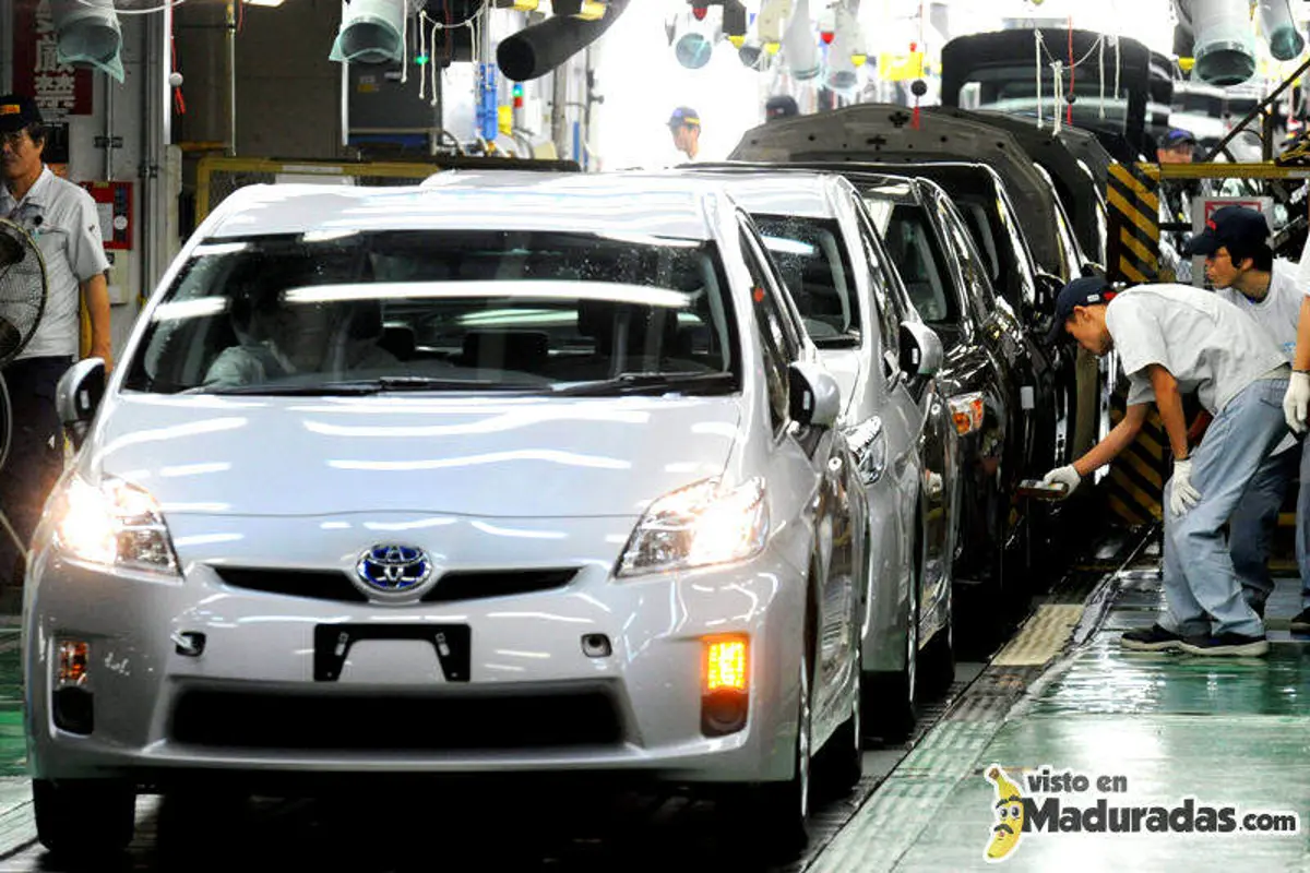 Toyota Paraliza Producción: 14 Plantas en Japón Cerradas por Fallo Informático - Impacto en la Industria Automotriz