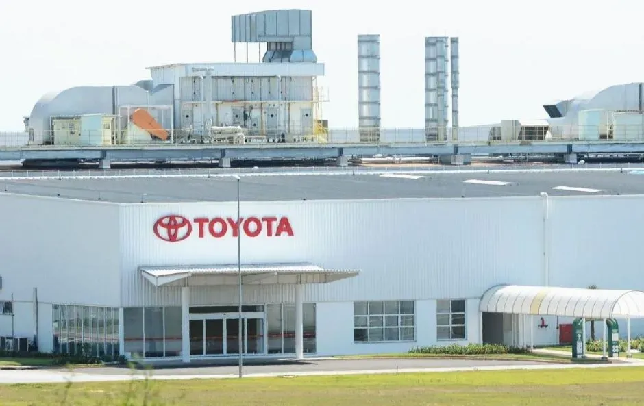 Toyota Reanuda Producción tras Tifón Shanshan: Impacto en la Cadena de Suministro Automotriz