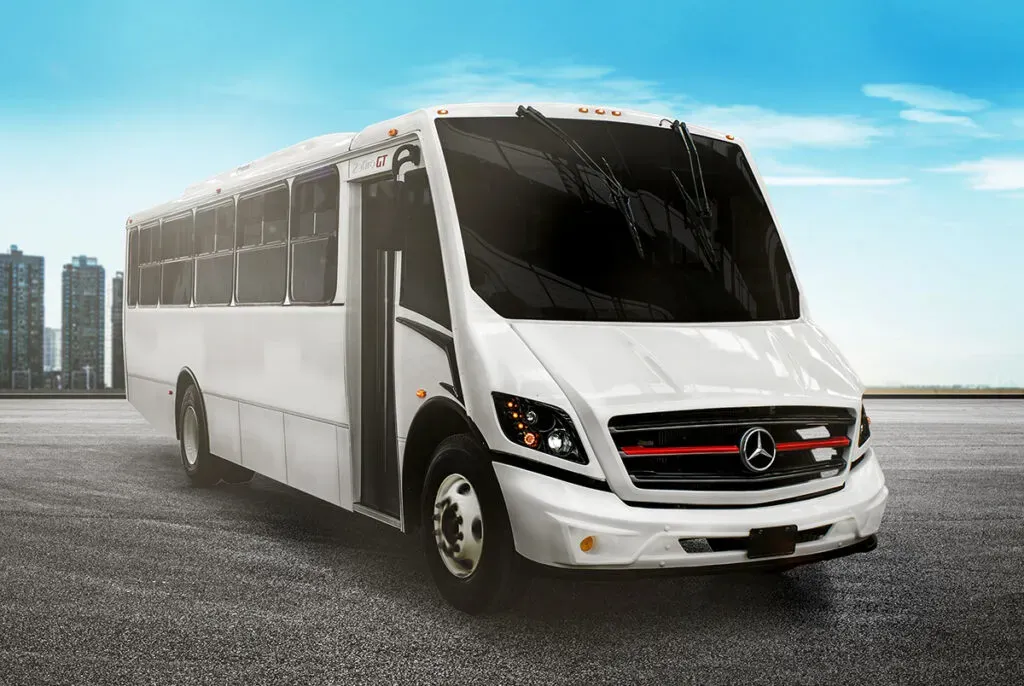 Más de 250 Técnicos de Freightliner y Mercedes-Benz Autobuses Capacitados en México: Impulso a la Red del Futuro