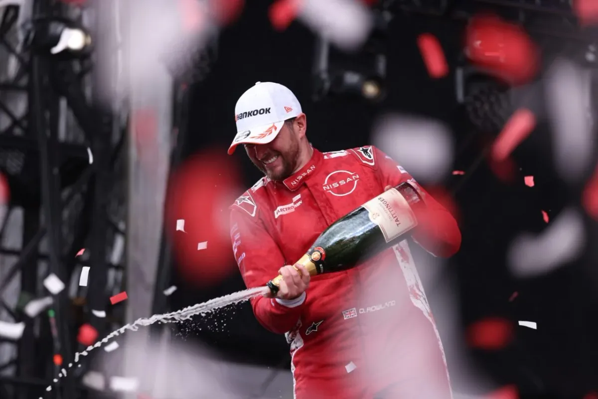 Oliver Rowland gana el ePrix de México 2025: Victoria de Nissan y resumen de la emocionante carrera de Fórmula E