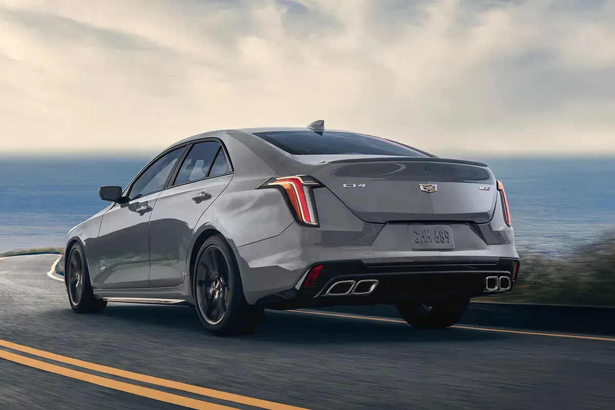 Cadillac CT4 2025: Primer Vistazo al posible rediseño - Nuevas Luces, Parrilla y Tecnología