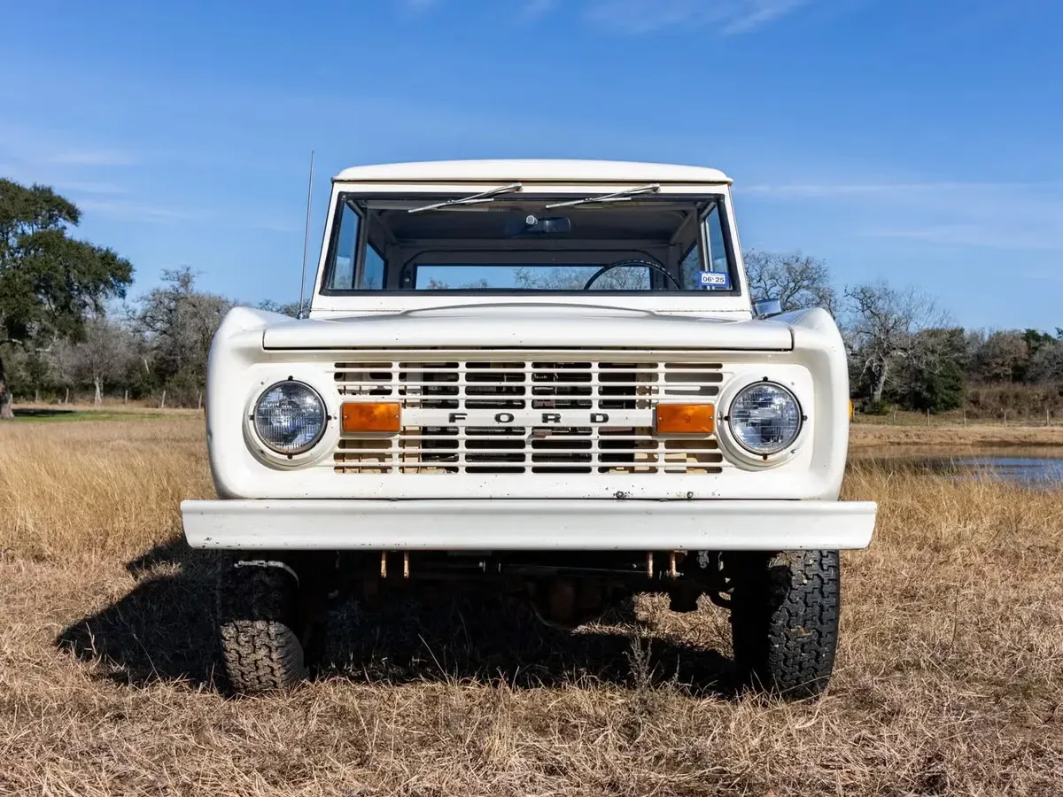 Ford Bronco 1976 en Bring a Trailer: Un Clásico Restaurado - Análisis y Especificaciones