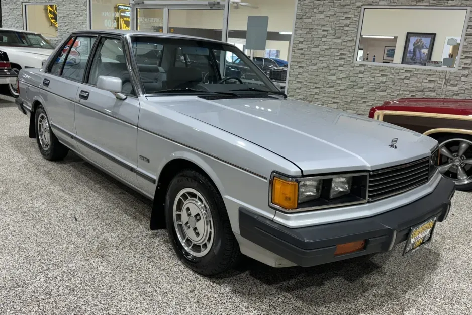 Datsun 810 Maxima 1981: Prueba y Análisis de un Clásico Americano -  Review y Especificaciones